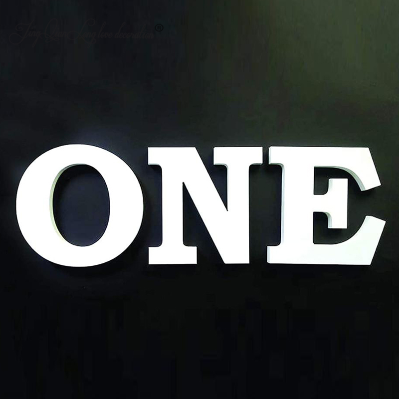 カスタム木製文字「ONE」スタンド木製サイン、初めての誕生日 - Photography Prompt のレビューと価格